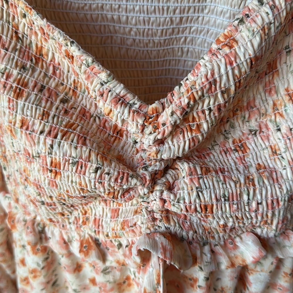 Floral Ruched Top - Picture 6 of 8